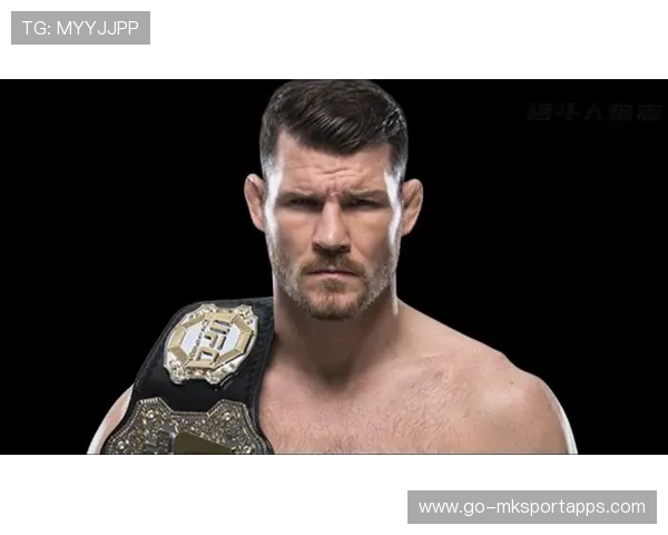 UFC选手出场被泼水差点滑倒，引发热议