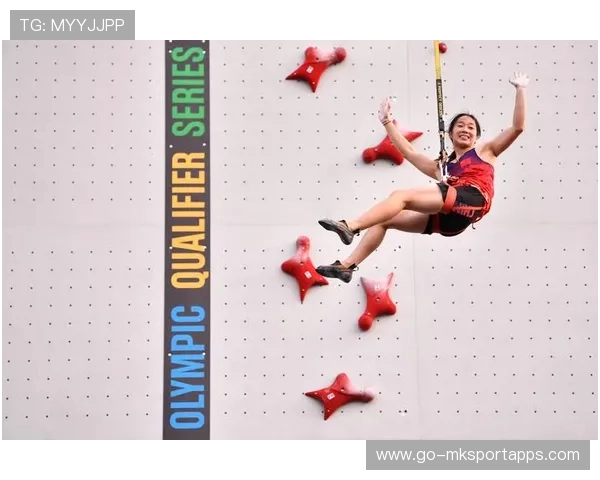 攀岩选手速度如闪电，观众惊呼看不清